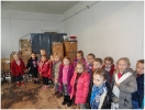 Ponieckie przedszkolaki z wizytą w fabryce bombek