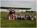 Wizyta przedszkolaków na lotnisku i mini zoo